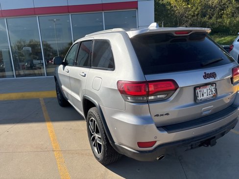 Used 2017 Jeep Grand Cherokee Trailhawk w/ Trailhawk Luxury Group image 6