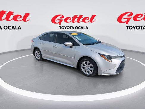 Used 2024 Toyota Corolla LE image 2