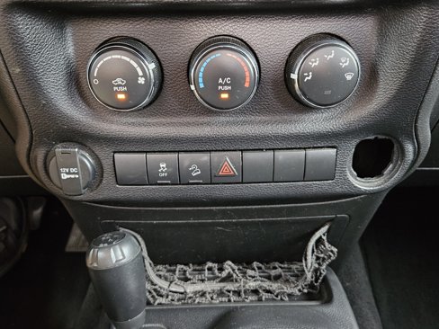 Used 2014 Jeep Wrangler Unlimited Sport image 10