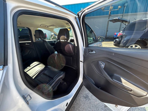Used 2017 Ford Escape SE w/ Equipment Group 201A image 8
