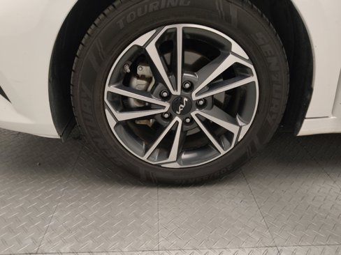 Used 2024 Kia Forte LXS image 31