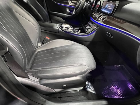 Used 2017 Mercedes-Benz E 300 4MATIC image 42