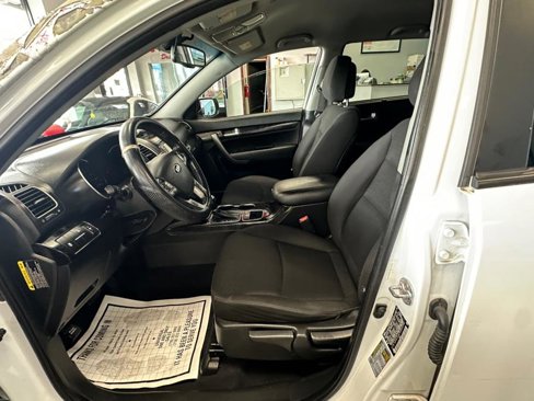 Used 2014 Kia Sorento LX image 18