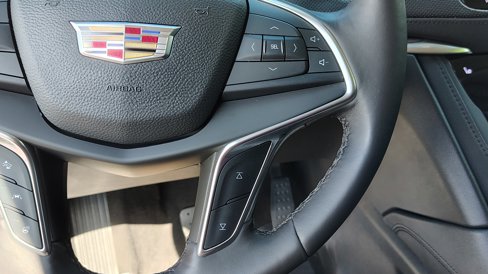 Used 2017 Cadillac XT5 Luxury w/ Driver Awareness Package image 17