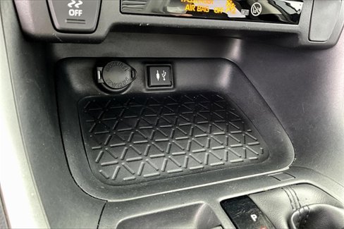 Used 2019 Toyota RAV4 XLE Premium image 26