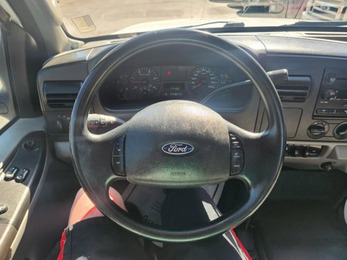 Used 2006 Ford F350 4x4 Regular Cab DRW Super Duty image 16