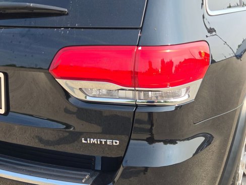 Used 2019 Jeep Grand Cherokee Limited w/ Trailer Tow Group IV image 11