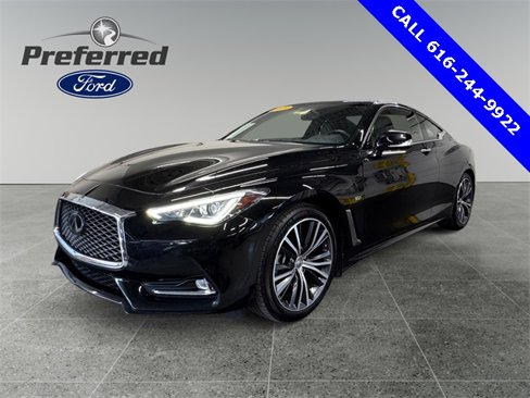 Used 2019 INFINITI Q60 3.0t Luxe w/ Essential Package image 2