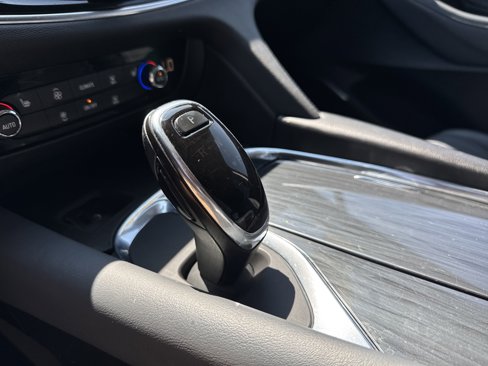 Used 2019 Buick Enclave Essence image 23