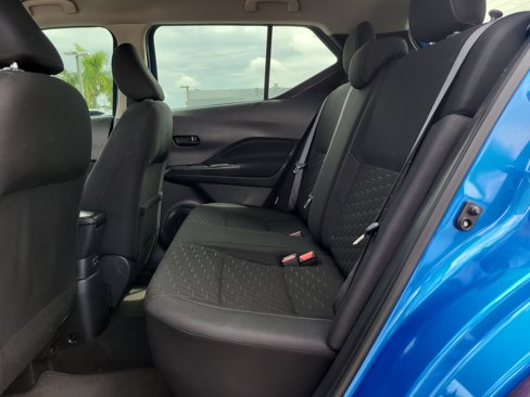 Used 2021 Nissan Kicks S w/ Interior Electronics Package image 11