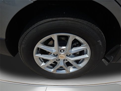 Used 2023 Chevrolet Equinox LT w/ Driver Convenience Package image 9