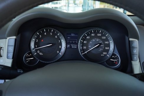 Used 2018 INFINITI Q70 Luxe image 19