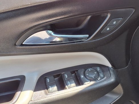 Used 2020 Chevrolet Equinox LS w/ LS Convenience Package image 19