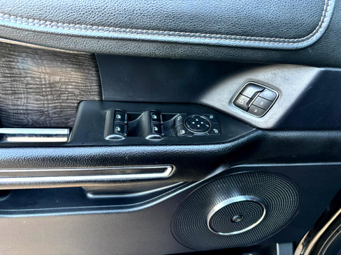 Used 2019 Ford Expedition Max Limited image 11
