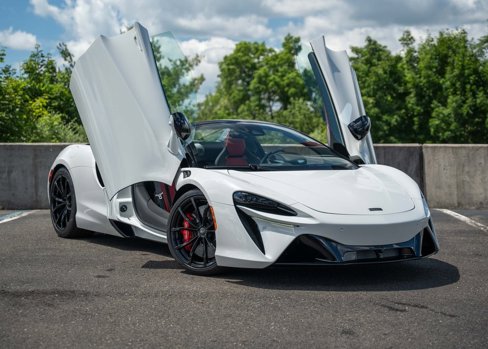 New 2025 McLaren Artura Spider image 10