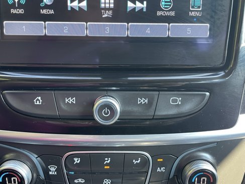 Used 2019 Chevrolet Traverse LT image 37
