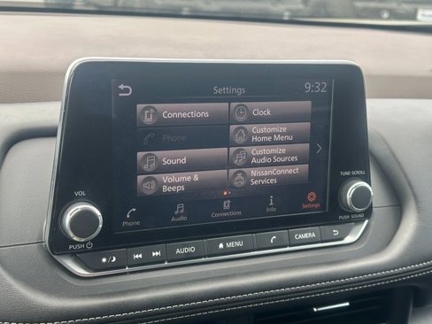 Used 2023 Nissan Rogue SV image 24
