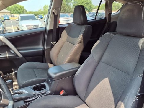 Used 2018 Toyota RAV4 XLE image 15