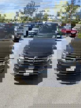 Used 2021 Volkswagen Tiguan S image 2