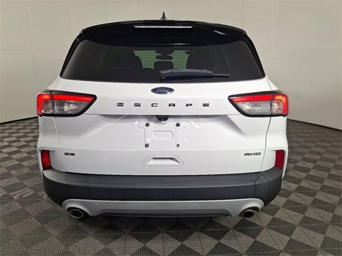 Used 2021 Ford Escape SE image 9