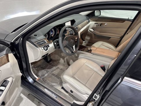 Used 2014 Mercedes-Benz E 350 Sedan image 25