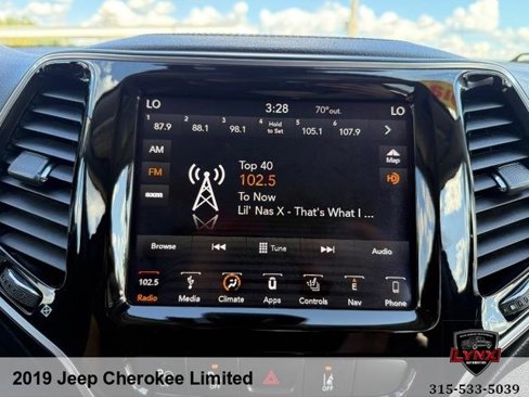 Used 2019 Jeep Cherokee Limited w/ Technology Group image 15