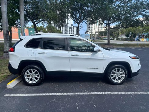 Used 2018 Jeep Cherokee Latitude image 10