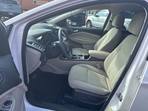Used 2017 Ford Escape SE w/ Equipment Group 201A image 10