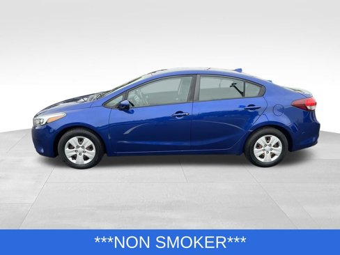 Used 2017 Kia Forte LX image 2