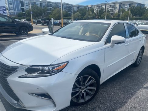 Used 2018 Lexus ES 300h image 3