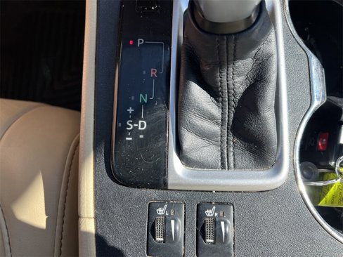 Used 2015 Toyota Highlander XLE image 13