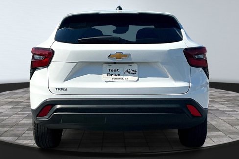 Used 2025 Chevrolet Trax LS image 5