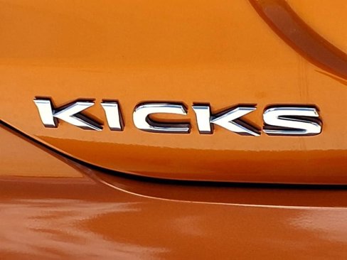 Used 2023 Nissan Kicks SV image 11