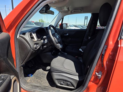 Used 2015 Jeep Renegade Latitude w/ Popular Equipment Group image 12