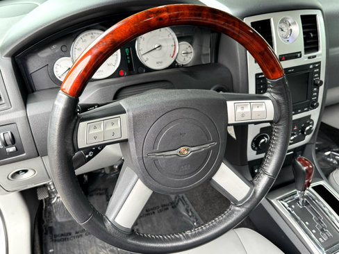 Used 2006 Chrysler 300 C w/ Navigation & Sound Group II image 18