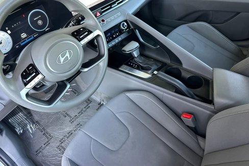 Used 2024 Hyundai Elantra SEL image 10