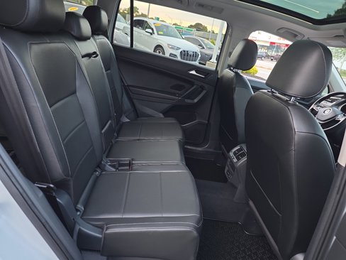 Used 2018 Volkswagen Tiguan SEL image 43