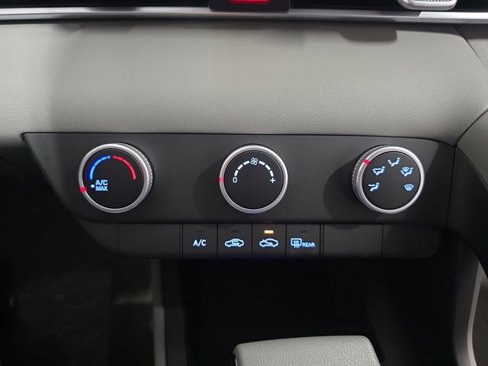 New 2025 Hyundai Elantra SE image 17
