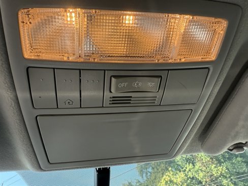 Used 2015 Toyota Venza LE image 29