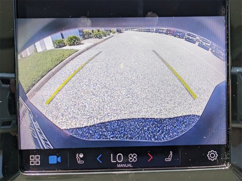Certified 2023 Volvo XC40 B5 Plus image 21