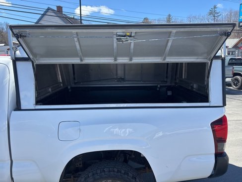 Used 2019 Toyota Tacoma SR image 12