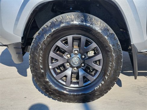 Used 2022 Toyota Tacoma SR5 image 11