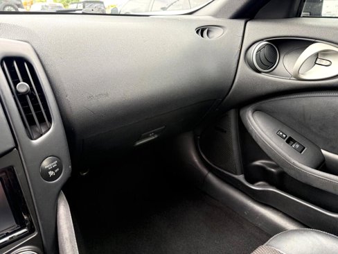 Used 2010 Nissan 370Z Touring image 20