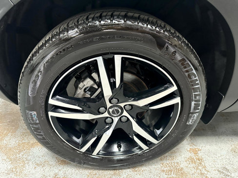 Used 2024 Volvo XC40 B5 Core w/ Climate Package image 23
