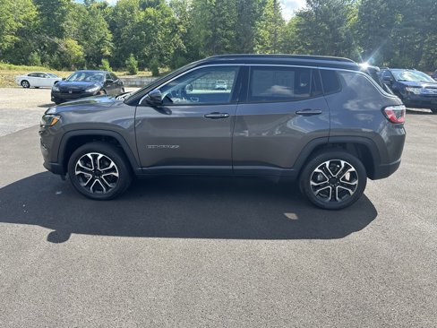 Used 2022 Jeep Compass Limited image 8