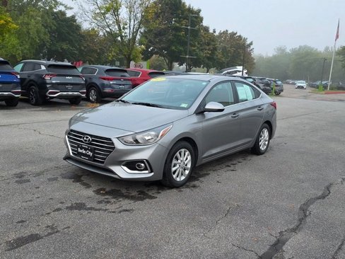 Used 2021 Hyundai Accent SEL image 4
