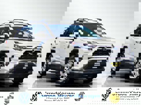 Used 2021 Toyota RAV4 XLE image 1
