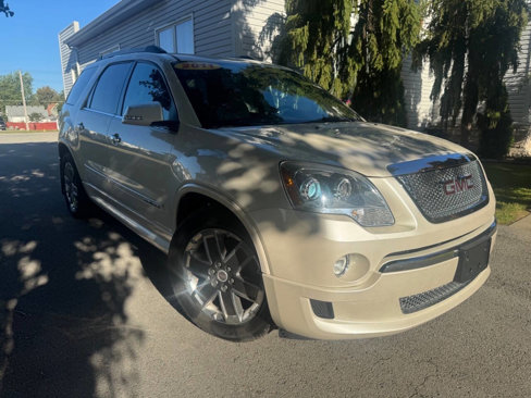 Used 2011 GMC Acadia Denali image 2