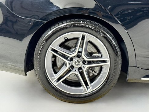 Used 2022 Mercedes-Benz S 500 4MATIC w/ AMG Line Package image 36