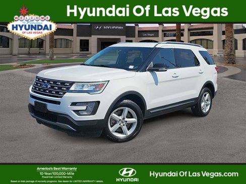 Used 2017 Ford Explorer XLT image 1